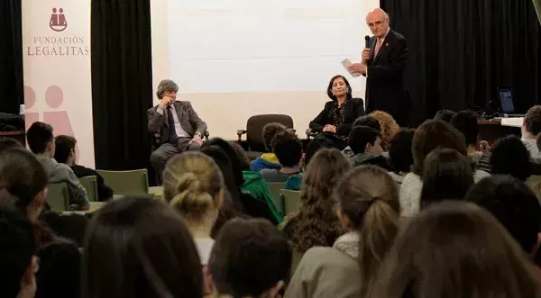 Jornadas Uso responsable de las nuevas tecnologías en el Instituto Fortuny de Madrid