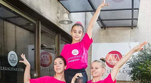 Las protagonistas del video contra el Acoso Escolar de la Fundacion Legálitas, primeras clasificadas en su categoría en el III Campeonato Autonómico de Madrid y III open de Madrid de gimnasia acrobática